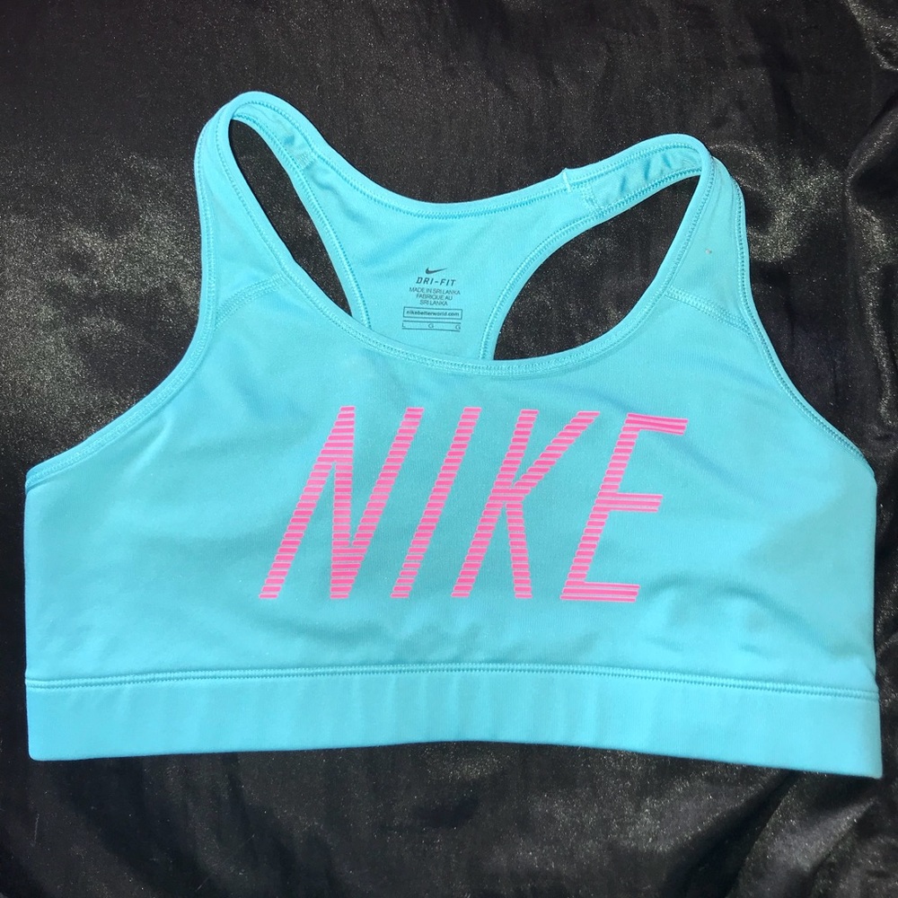 Nike Sports bra💪🏼 SOLD